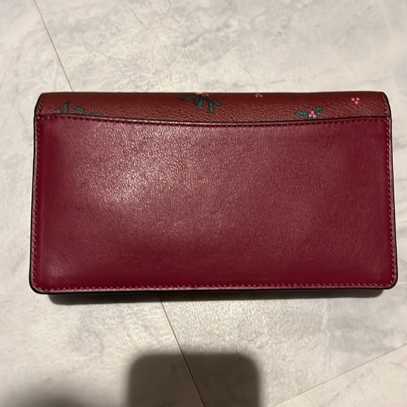 Coach Bells Crossbody bag Wallet Clutch coated canvas Collectible
Holiday NWT - Picture 14 of 16